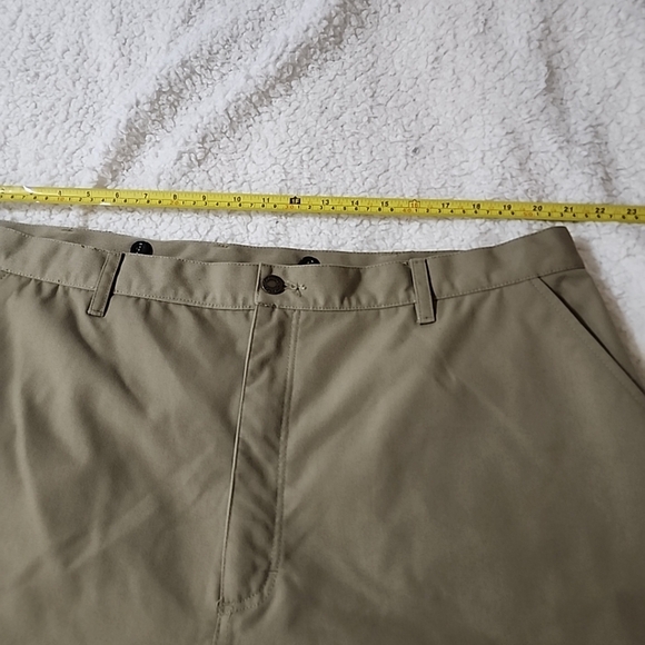 Cabela's Outdoor Gear Green/brown Dry Legs Layer pants Men's Size 44 Reg. - Picture 2 of 10